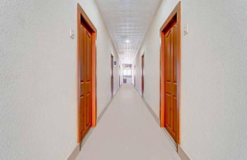 Kazhakuttam Hotel | Collection O Govt Engineering College Formerly Anby Plaza