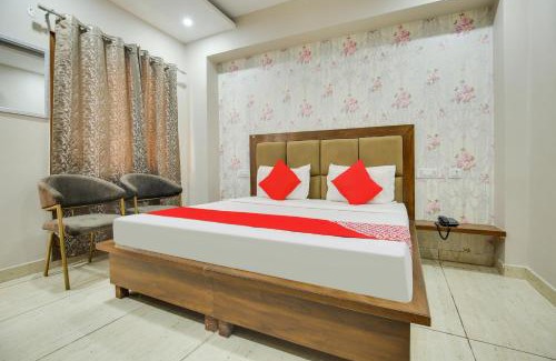 Sector 45 Hotel | Collection O Hotel RR Eleven