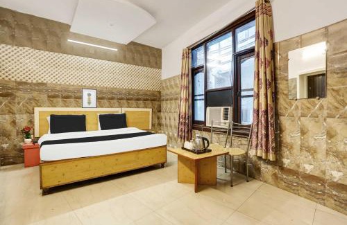 Jammu Hotel | Collection O Jammu Near Ragunath Bazaar