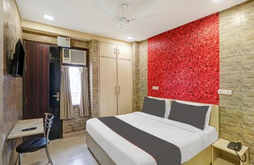 Delhi Hotel | Collection O Model Town Metro View
