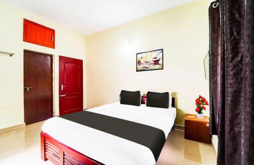 Kumbalam Hotel | Collection O Nettoor Near Lakeshore Hospital