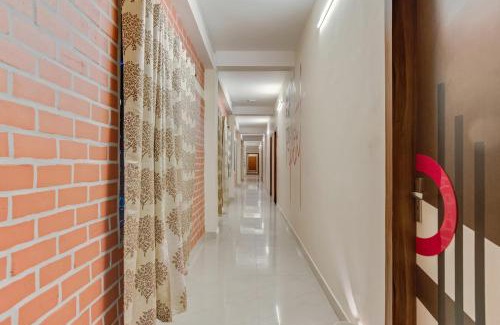 Siliguri Hotel | Collection O Palm Tree Lodge