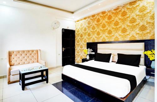 Jalandhar Hotel | Collection O Surya Enclave Formerly Aroma Regency