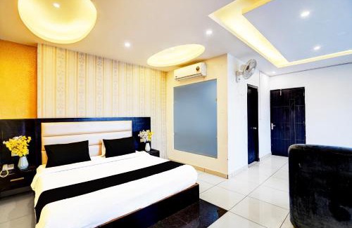 Jalandhar Hotel | Collection O Surya Enclave Formerly Aroma Regency