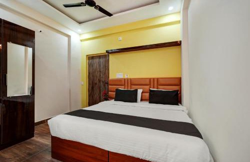 RR Nagar Hotel | Collection O UTSAV GRAND