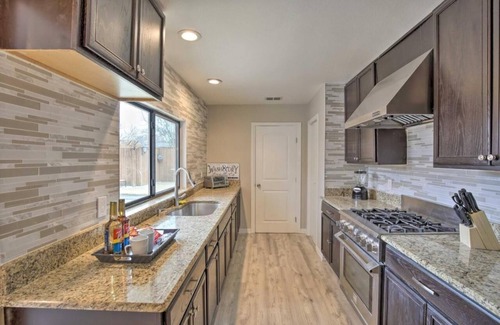 Garland House | Collins Family-Friendly Texas Home with Private Pool!