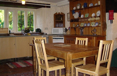 Axminster House | Colmer Farmhouse, idyllic setting and close Lyme Regis