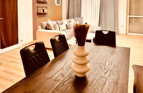 Suelz Apartment | Cologne LUXE Living: Opulent Elegance Unleashed