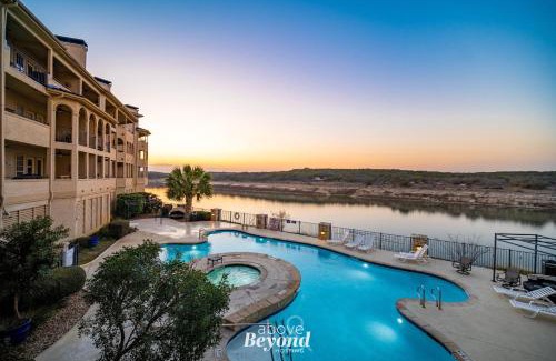 Highland Lake Estates House | Color Pop by the Pool!