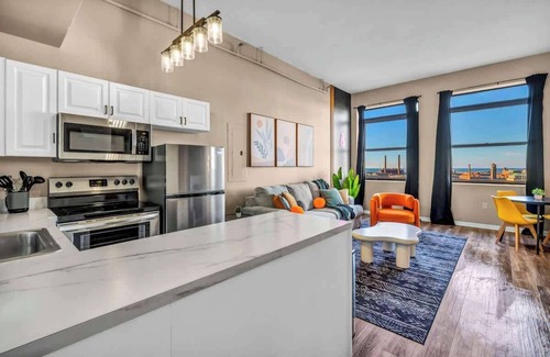 Playhouse Square Apartment | Colorful 2Bed Apt Heart of Downtown Lake Views