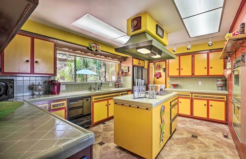 Mount Helix House | Colorful El Cajon Gem: Deck, Garden & Valley Views