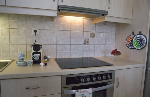 Aigialeia Apartment | Colorful maisonette A2 with sun terrace and pool close to the beach