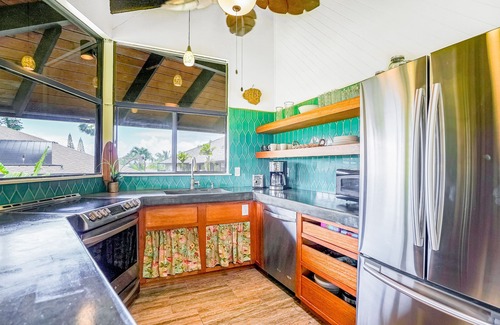 Princeville Condo | Colorful & open condo w/free WiFi, furnished deck, & shared pool - near golf