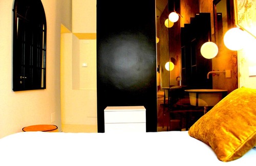 Campo di Marte Apartment | Colorful Pied-à-Terre Via Gioberti