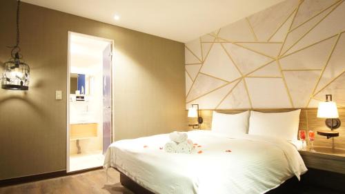Zhongshan Hotel | Colors Infinity Inn