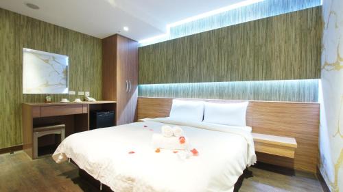 Zhongshan Hotel | Colors Infinity Inn