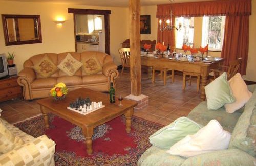 Woodbridge House | Colston Hall Cottages