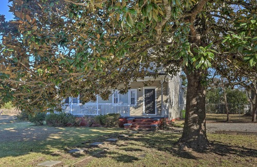 Columbia Cottage | Columbia Home w/Spacious Yard < 2 Mi to Dtwn