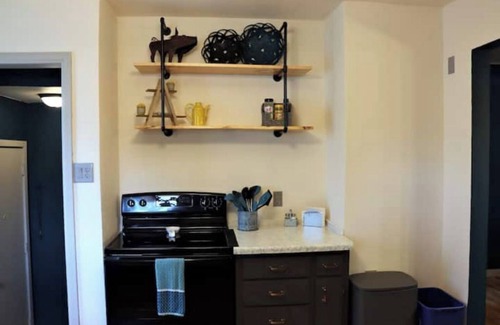 Green Bay House | Columbia House. Unique, Comfortable Cape Cod Home. Pet friendly.