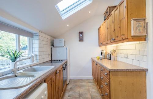 Saxmundham House | Columbine Cottage, Middleton