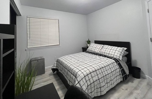 Dupont House | Come and enjoy this beautiful 3 -bedroom 2.5 bathroom