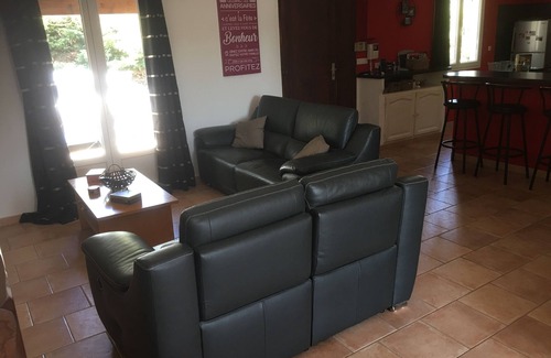 Caumont-sur-Durance House | Come and spend your vacations in our 3 * listed house in Caumont sur Durance (84510).