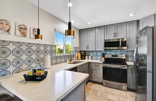 Tempe House | Come as you are with free Heated Pool!