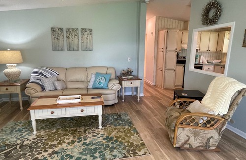 Silver Lake House | Come Enjoy The Golf Course View! This 2 bdrm Home Awaits You