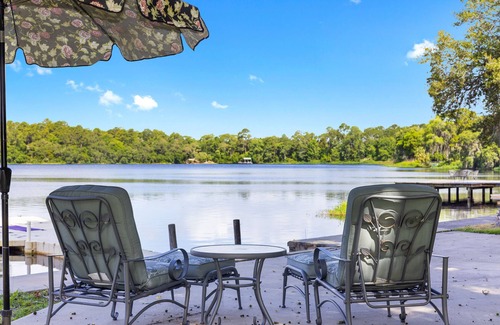 Silver Springs Apartment | Come & get Away from it all!