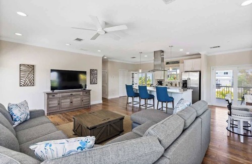 Marathon House | Come Monday: Sombrero Beach Home w private pool