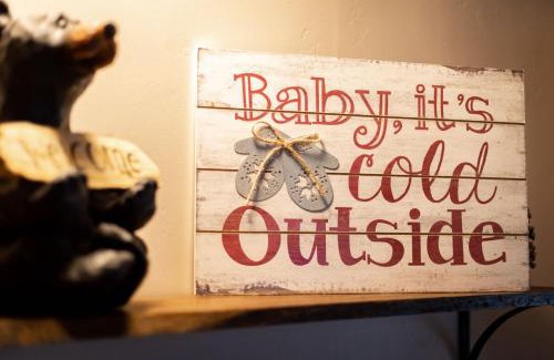 Pioneer Trail House | Come Snuggle Up at Cozy Bear Cabin