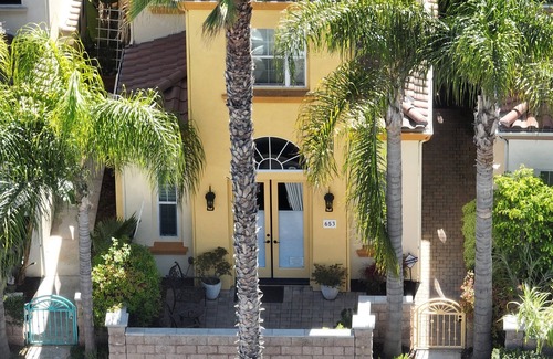 Townsite House | Come stay at our spacious beach house!