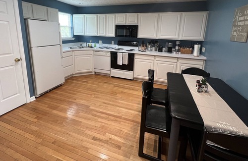 Harrisonburg House | Come stay at "The Burg" and make it your home with your Family & Friends.