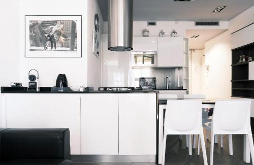 Centro Storico Apartment | ComeCasa De Amicis Urban Flat near Duomo