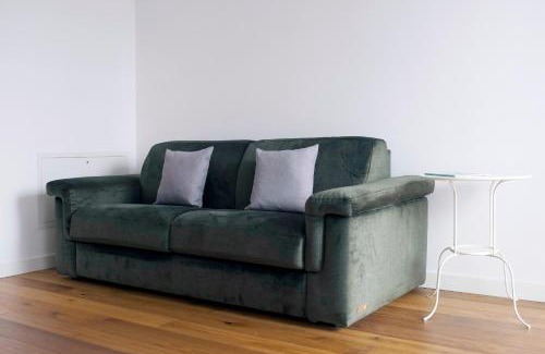 Porta Romana Apartment | ComeCasa Elegant Stay with Terrace & Gym Porta Romana