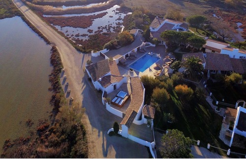 Saintes-Maries-de-la-Mer House | Comfortable air-conditioned caravan with swimming pool in Les Saintes Maries de la Mer