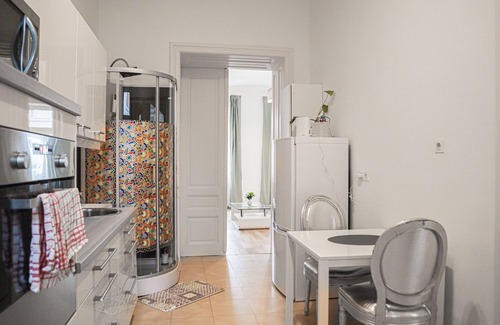 Matzleinsdorf Apartment | Comfort 2BR Apt Long Stay Friendly