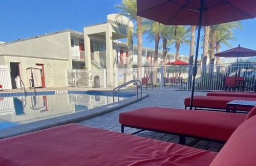 June Park House | Comfort and Convenience! 3 Serene Units, Free Breakfast, Near Melbourne Beach