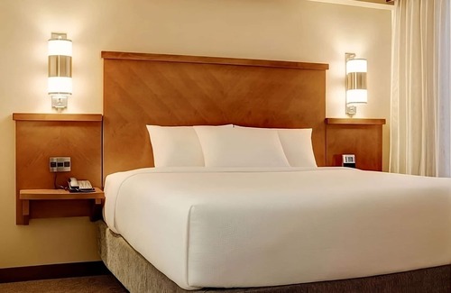 Gwinnett Place Hotel | Comfort and Convenience! Minutes Away to Sweet Water Park and Bunten Road Park