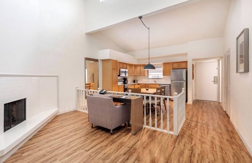 Florida Central Atlantic Coast Resort | Comfort and Convenience! Near SeaWorld's Discovery Cove, Free Parking!