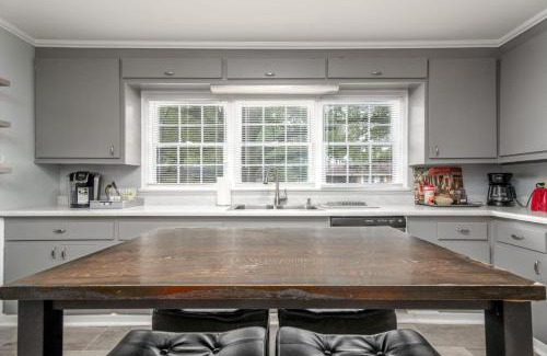 Pine Bluff House | Comfort and Joy