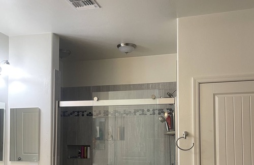 Tucson House | Comfort and relaxation . Have your family get togethers here on property!