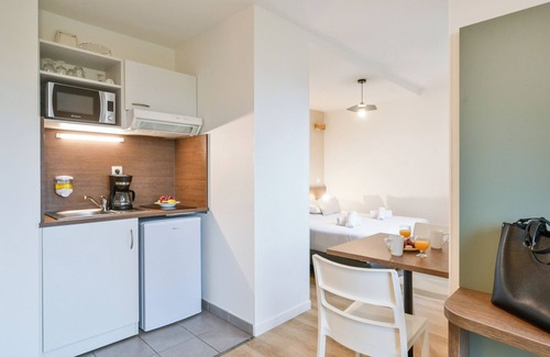 Saint-Cyr-l'Ecole Apartment | Comfort Aparthotel Versailles Saint Cyr l'Ecole
