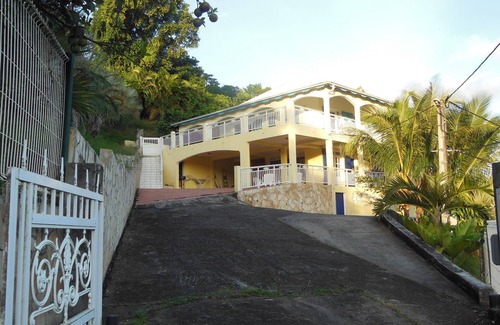 Riviere-Pilote House | comfort in nature countryside sea and hills - apartment in residence