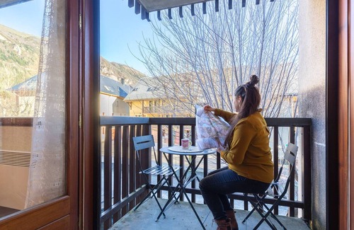 Vignec Apartment | Comfort in St Lary: T2, 4 ppl, jacuzzi, sauna, gym, parking