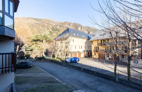 Vignec Apartment | Comfort in St Lary: T2, 4 ppl, jacuzzi, sauna, gym, parking