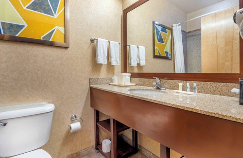 St. George Hotel | Comfort Inn at Convention Center
