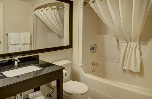 Cobourg Hotel | Comfort Inn Cobourg