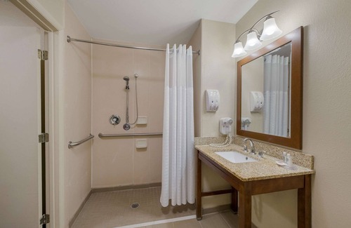 Cape Fear Hotel | Comfort Inn Fayetteville I-95