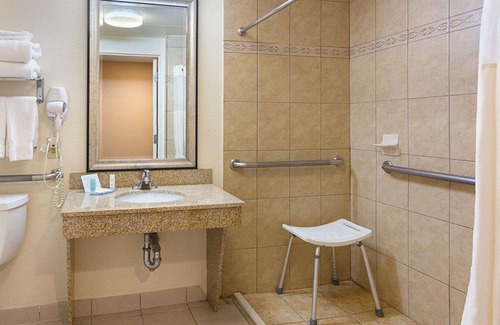 Oxon Hill Hotel | Comfort Inn Oxon Hill - National Harbor